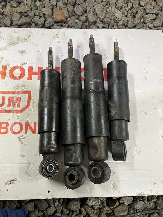 Продам гидроамортизаторы Лексус ЛХ470