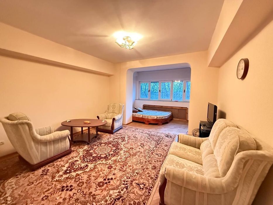 Срочно! Квартира на Космонавт Спец план 1/5/7 общ пл 50м,Дом с лифтом!