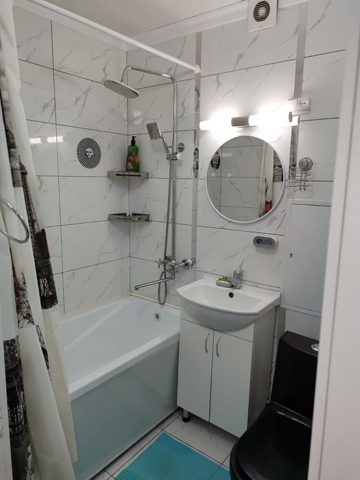 Продаётся 1 - комнатная.