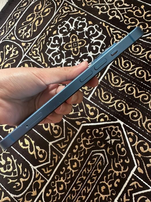 Продам Iphone 13 Blue