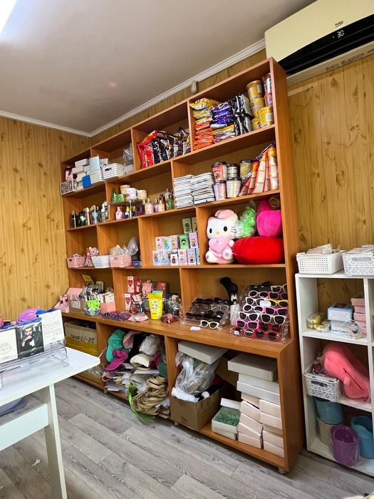 Шкаф открытый коричневый