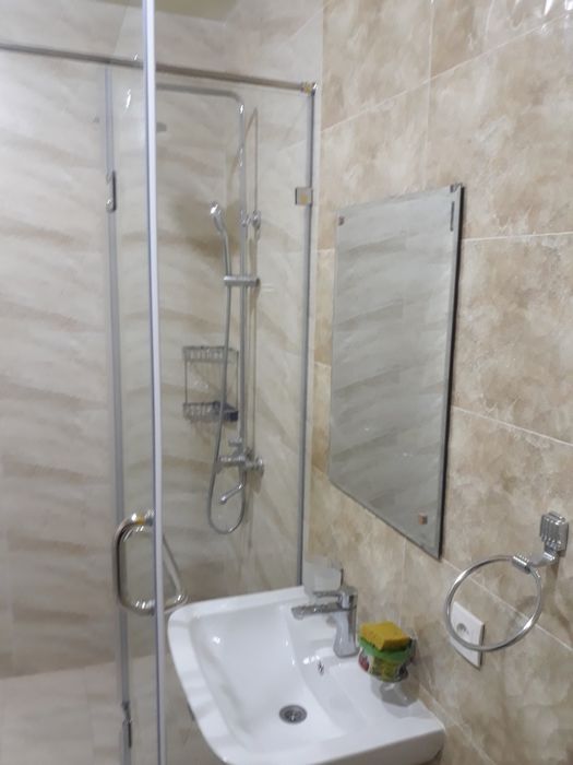 Душевая кабина. Душкабина. Стеллажи из стекла.  Перегородки.