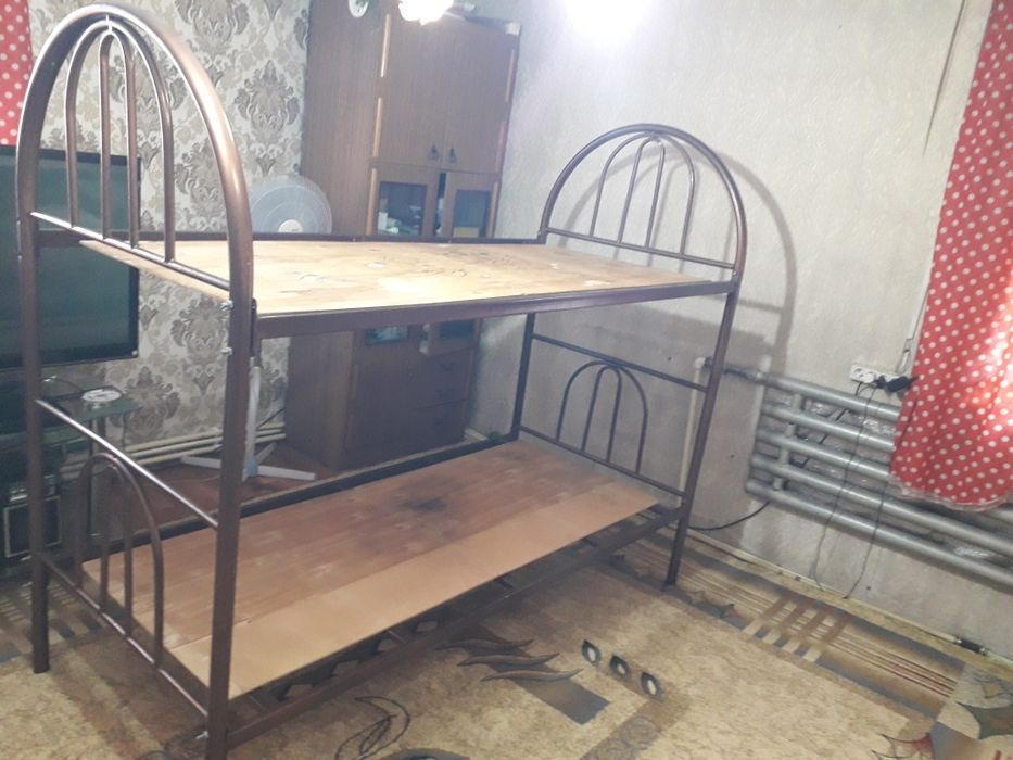 Кровать  двухяросная продам