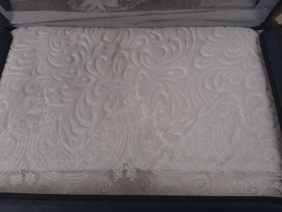 Луксозен спален комплект с френска дантела -  6 части