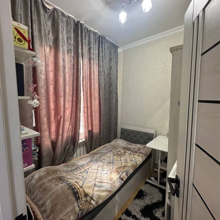 Срочно Продаётся 2в3 комнатная квартира Авиасозлар-3 1-етаж