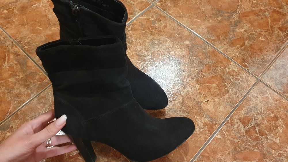 3 perechi de încălțăminte