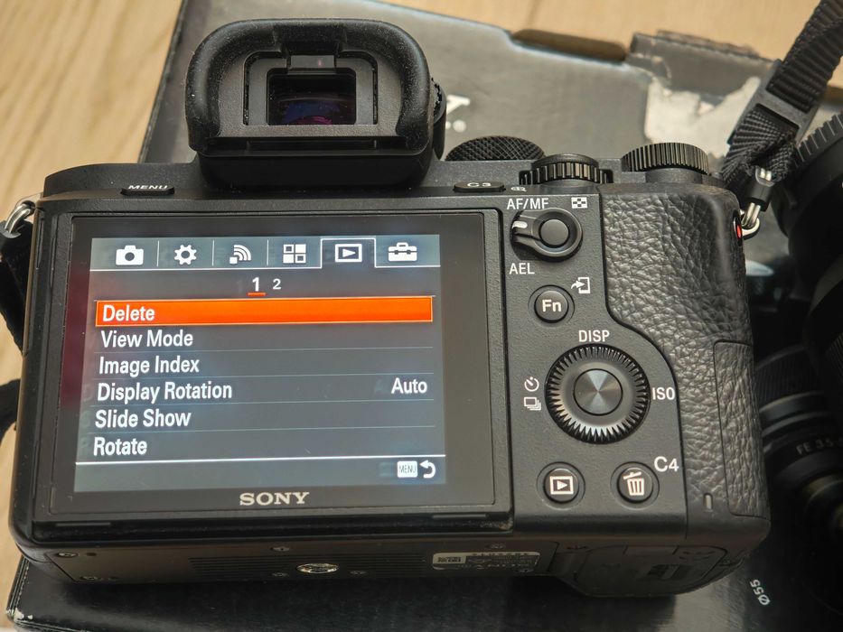 Sony Alpha 7 II с обектив Sony 28-70m на 8200 кадъра