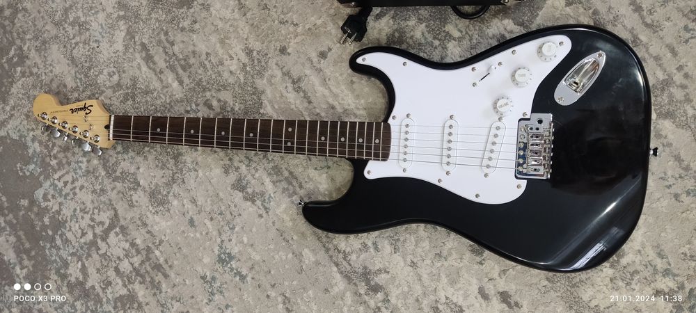 Электрогитара Squir fender