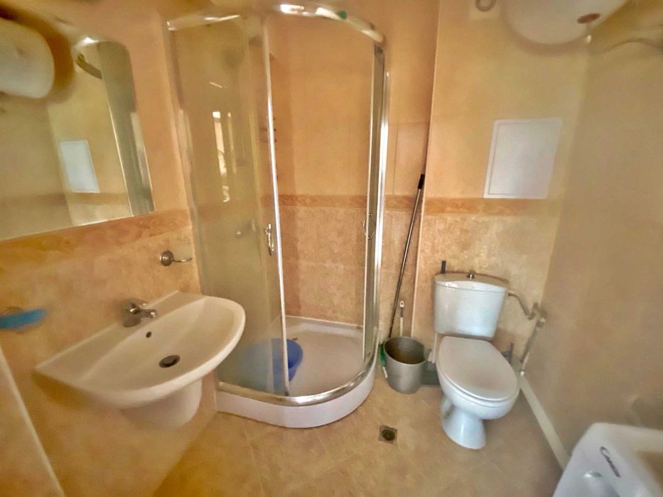 Просторен двустаен апартамент в комплекс „ Етъра 2 “, Първа линия, Морска гледка