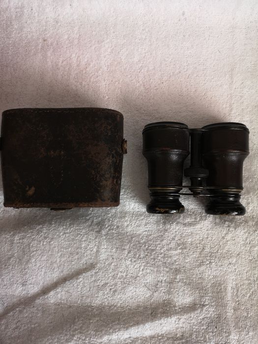 Стар военен бинокъл. Немски