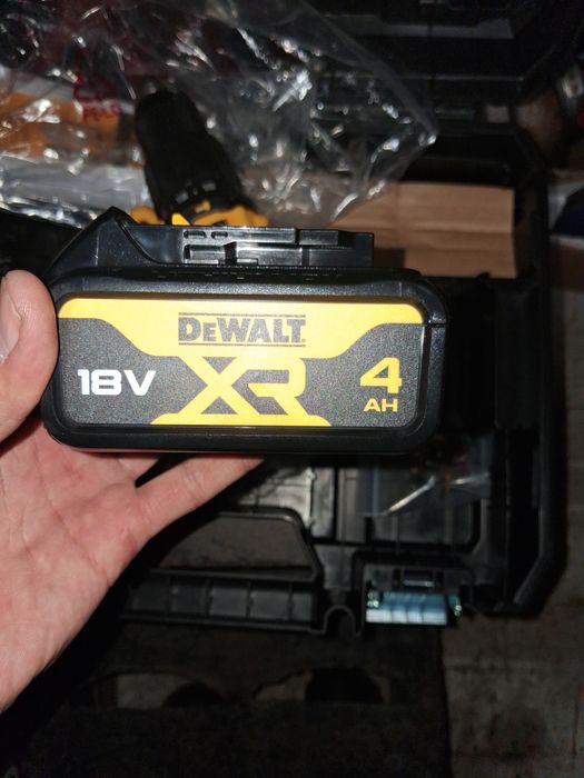 Шруповерт Dewalt  DCD 709