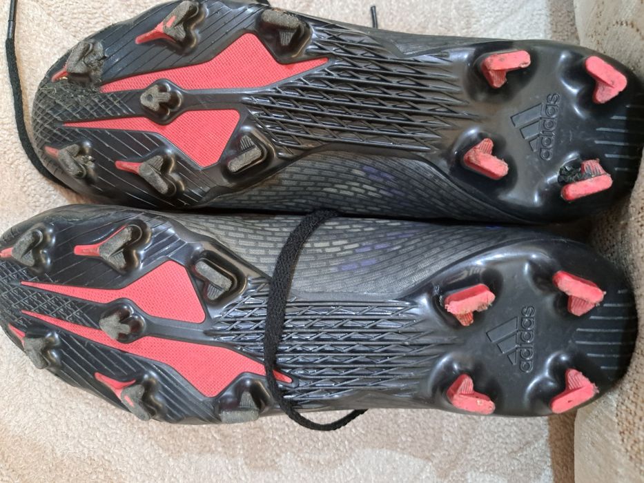 Адидас -форигинални бутони 42