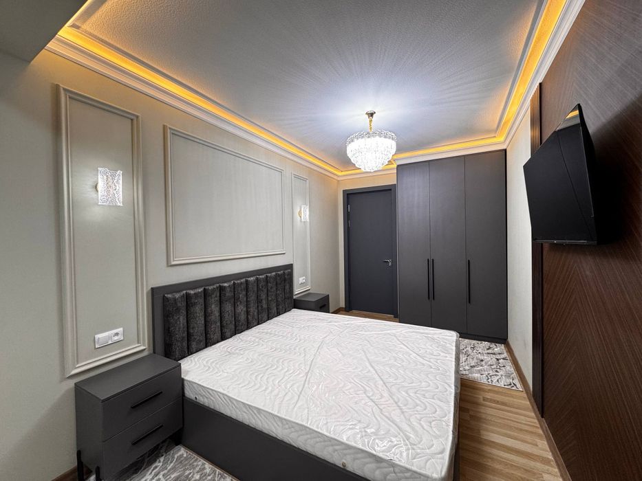 Продаётся 3х комнатная квартира 2 - этаже с лифтом. Вокзал