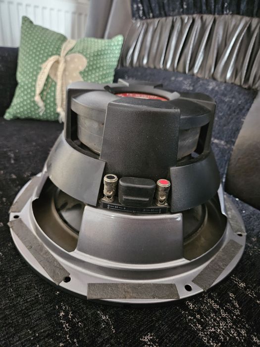 Vând subwoofer auto