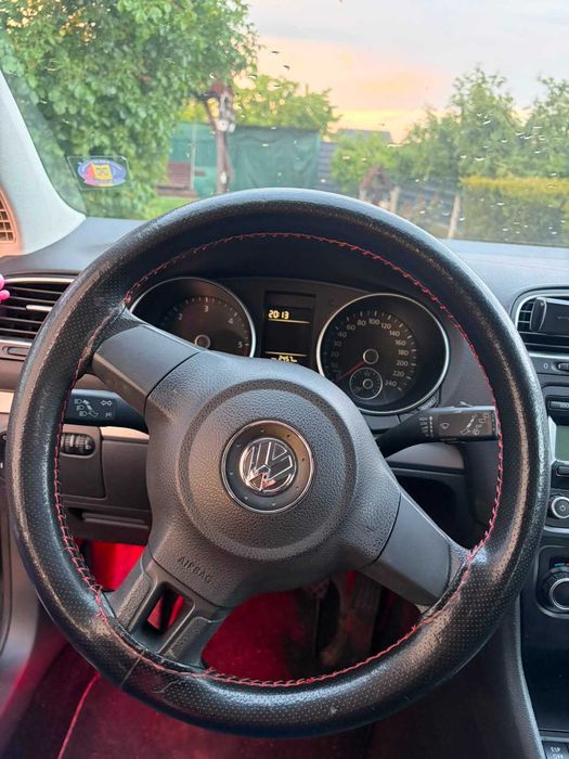 VOLKSWAGEN Golf 2010 — imagine 2