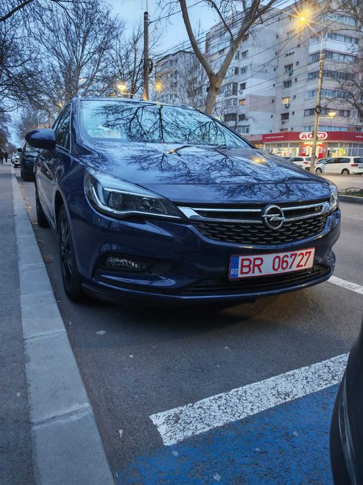 Vând Opel Astra K an fabricație 2016