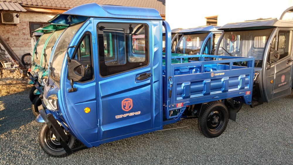 Triciclu Electric JinPeng cu Cabina Limitat la 25 km/h Fara Permis Full Option