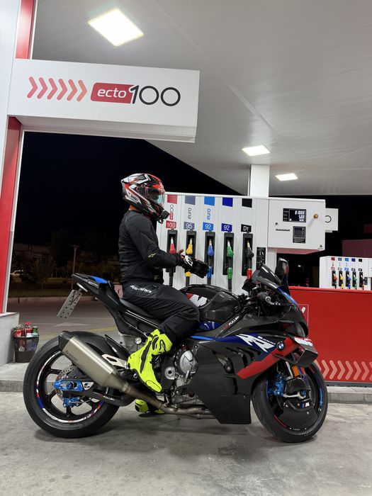 BMW M1000RR 2023года выпуска