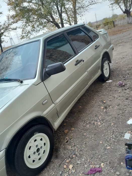 Продаю машину ваз 2115