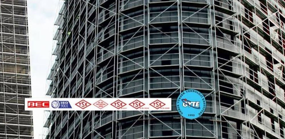 Чисто ново мобилно скеле олекотено перфектно за работа