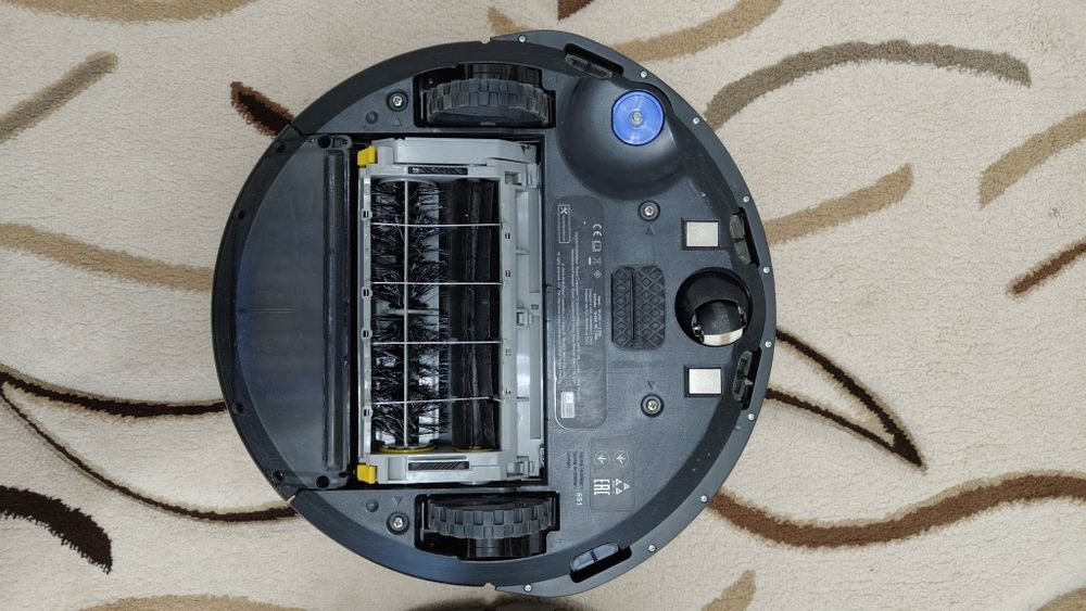 Robot aspirator iRobot Roomba  676 și 691