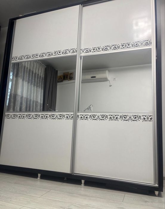 Sifonier cu usi culisante