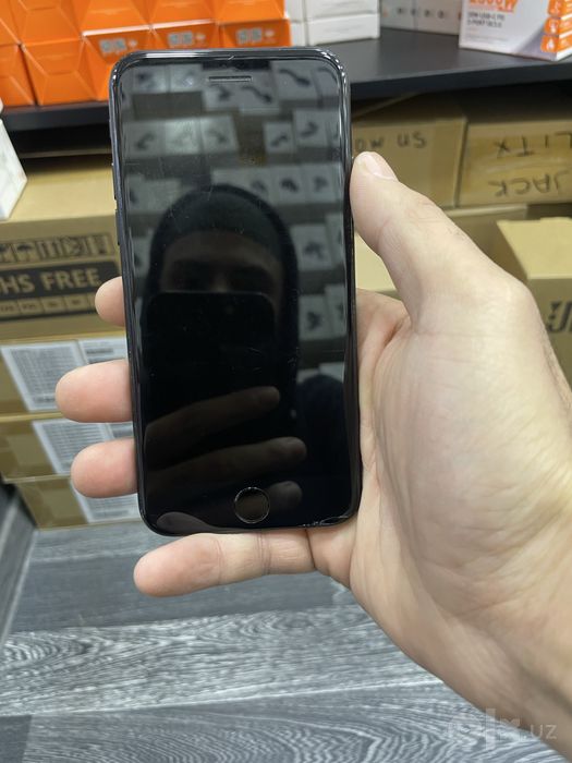 Iphone 7 в очень хорошем состояний