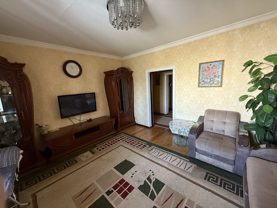 Bobur ko’cha 3-7-9 kvartira ijaraga beriladi. Srochna bezmakler