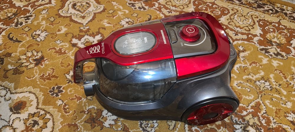 Aspirator heinner Ruby 750 fără sac