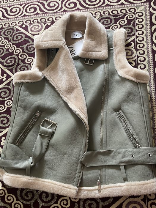 Безрукавка новый