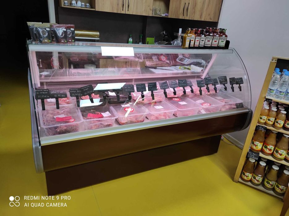 Хладилна витрина - месарска  !
