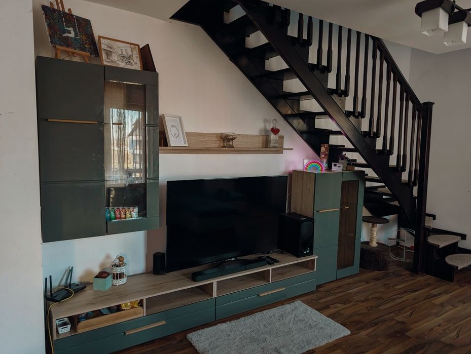 Apartament cu 3 camere de închiriat  pe 2 niveluri, pet friendly