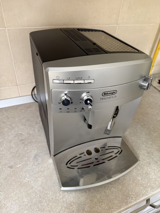 Expresor espressor aparat de cafea Delonghi GARANTIE 6 LUNI