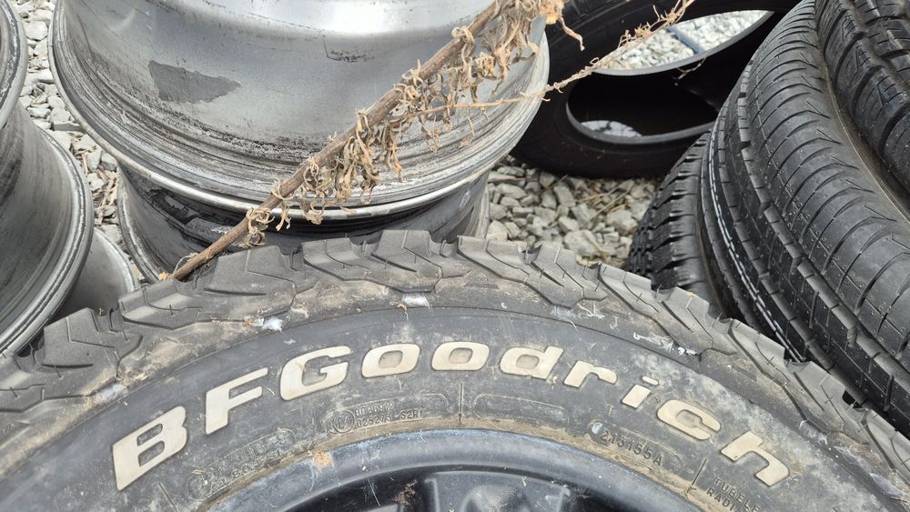 2 броя гуми BF Goodrich All-Terrain A/T