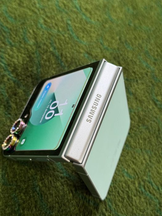 Samsung zet flip 6
Продам Samsung G