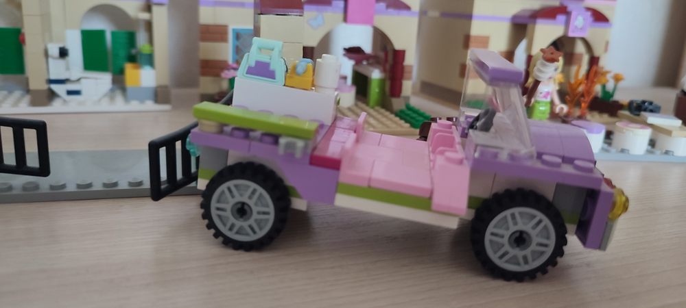 Продам два набора Lego friends (Лего)