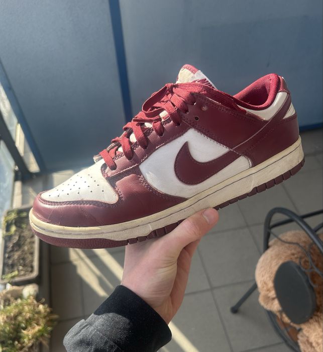 Nike SB Team Red