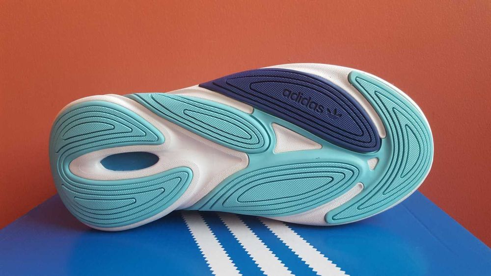 Adidas Ozelia - дамски маратонки