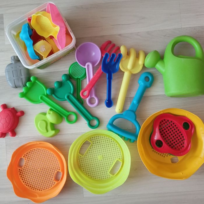 Голям лот детски играчки – плюшени, за плажа и за игра у дома