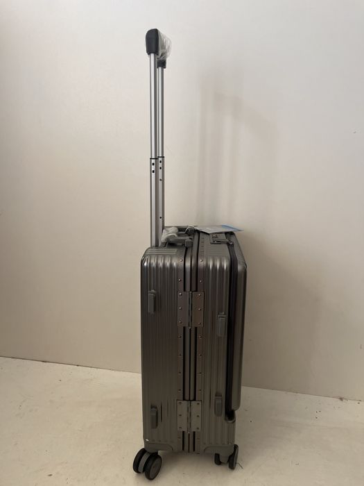 Луксозни куфари от поликарбонат /безплатна доставка/