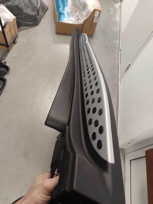 Степенки за Mercedes GL X164 (2006-2012) ! С ДЕФЕКТ.