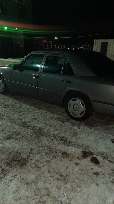 Мерседес бенс 124