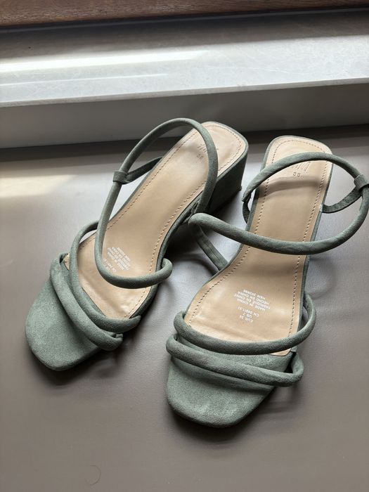 Дамски сандали на ток