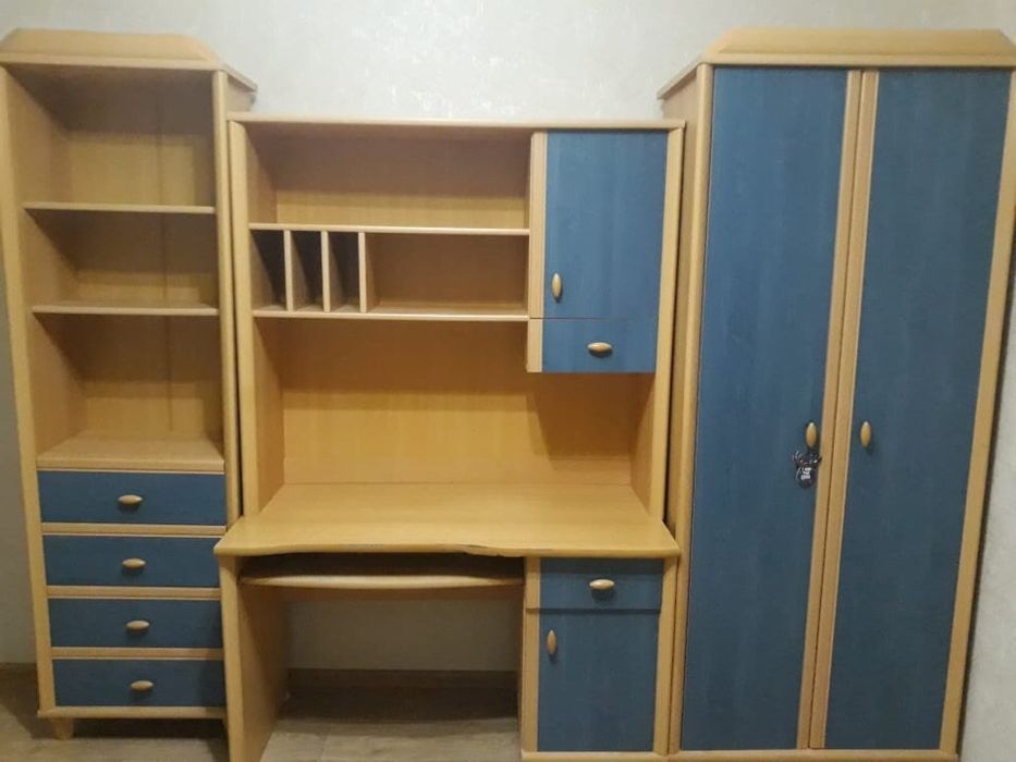 Стенка школьная продам
