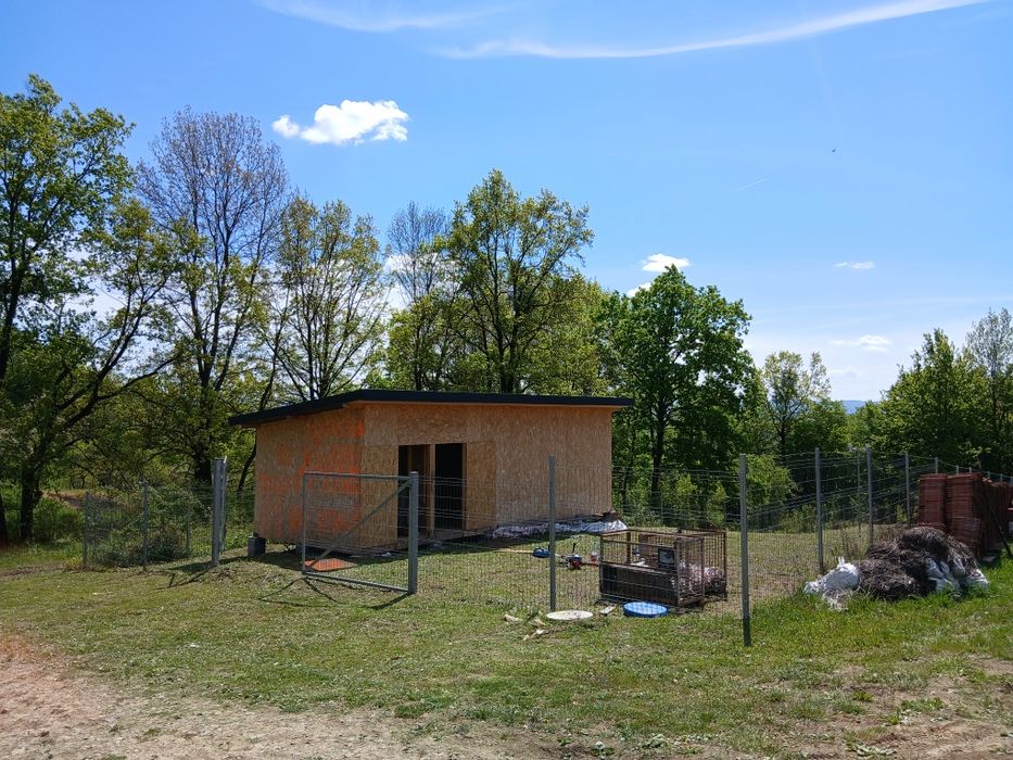 Teren plus anexa de vanzare