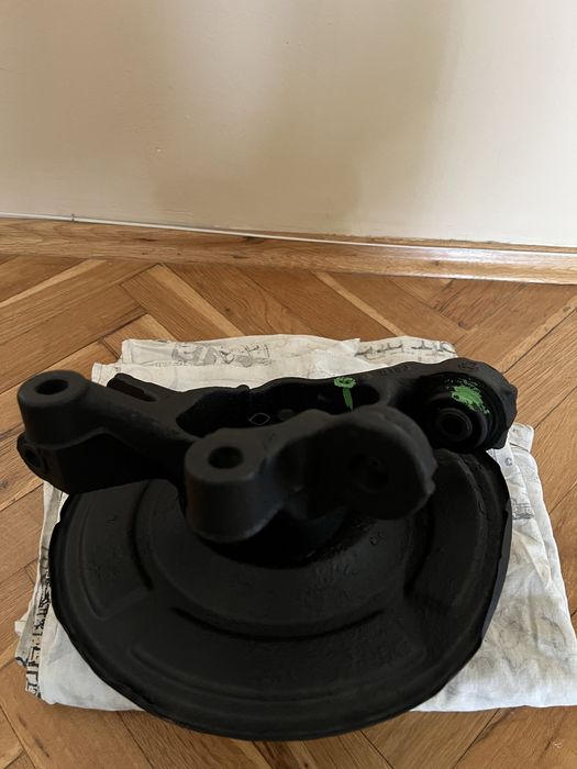 Заден десен шенкел Тойота Аурис 2014-2018 г.