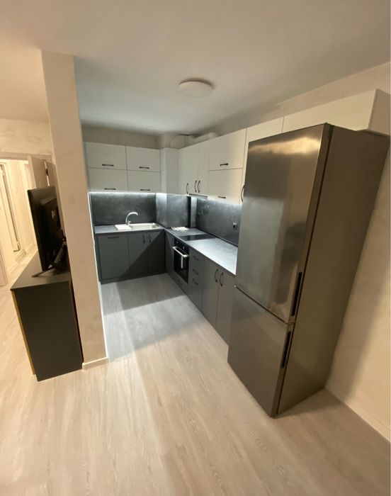 Дава се под наем Двустаен апартамент в Варна, Колхозен пазар - 80 кв.м за 586.5 € - Снимка #1