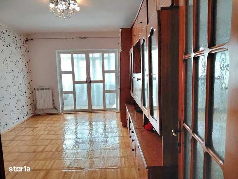 4 camere, 2 bai, decomandat, centrala, Gara focsani, anunt proprietar