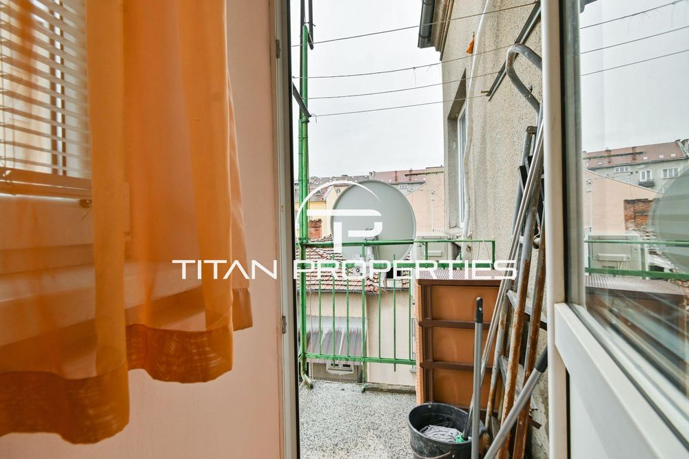 Дава се под наем Двустаен апартамент в София, Център - 65 кв.м за 668.1 € - Снимка #11