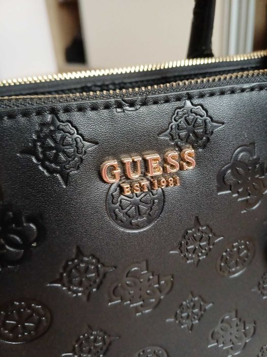 Дамска чанта Guess